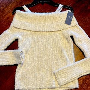 Girls Abercrombie kids 11/12 sweater. Cream color adorable! NWT